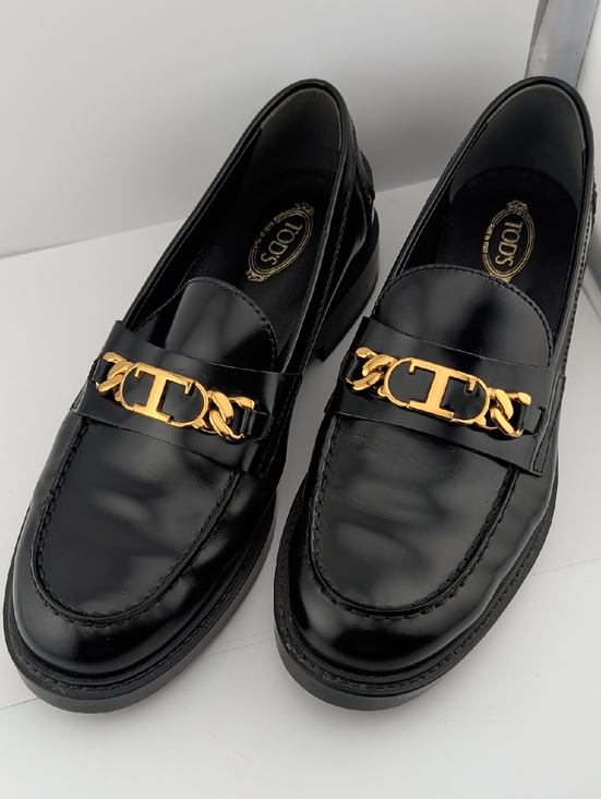 Tod's Shoes - Tod's Black Leather Made In Italy Gold Metal Logo Women's 38.5
